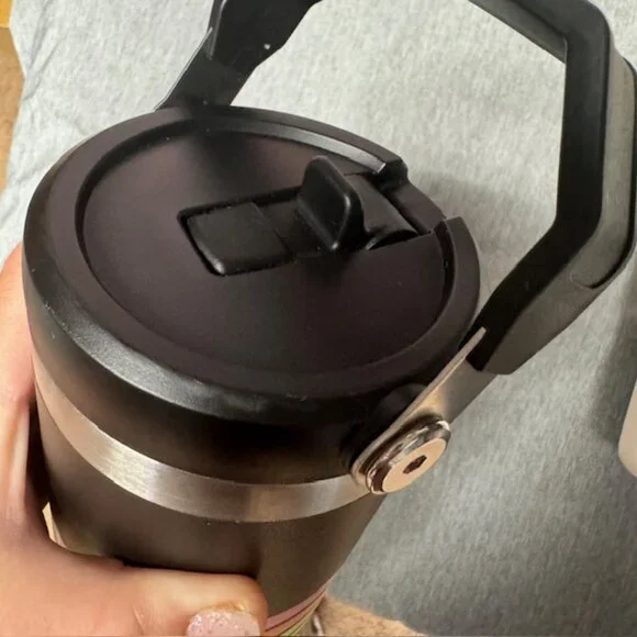 Stanley Flip Straw 30oz and Simple Modern Mesa 34oz - BUNDLE - Picture 5 of 10